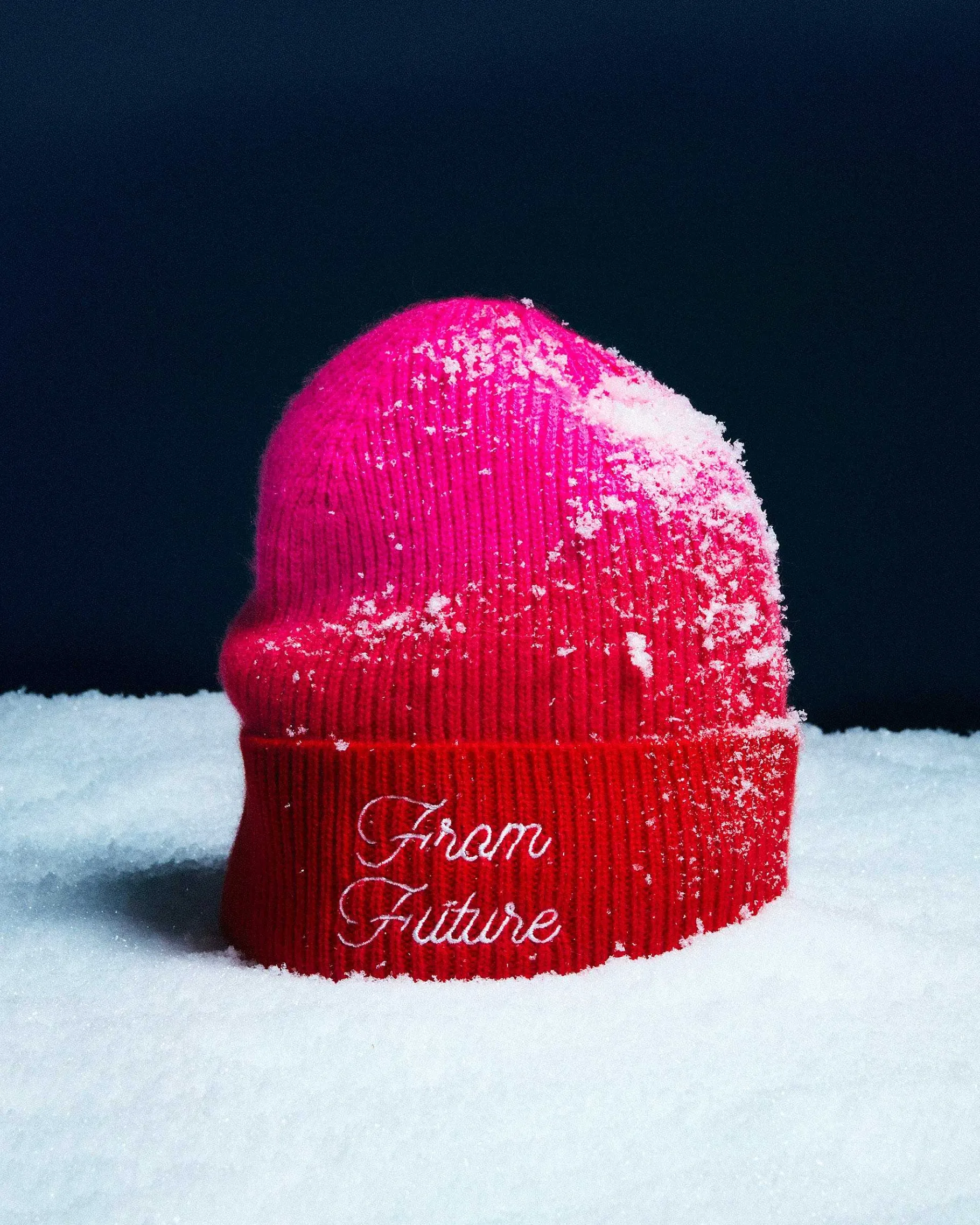 Outlet FROM FUTURE Bonnet A Revers Dip Dye Rouge Vif