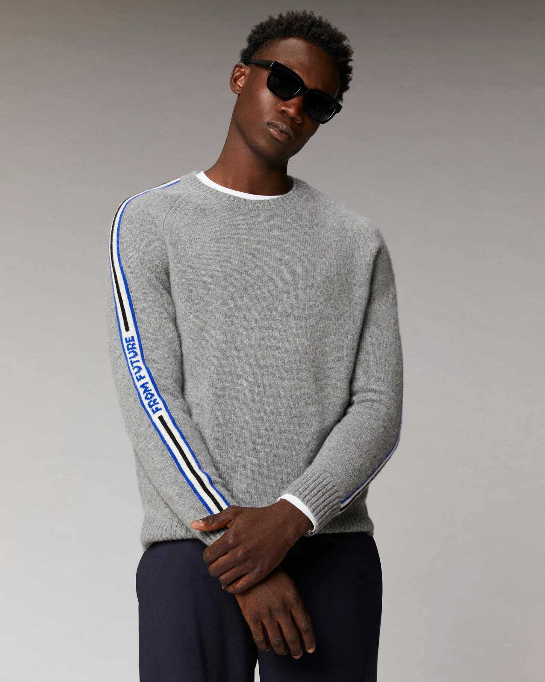Outlet FROM FUTURE Pull Col Rond Bandes Future Gris Chine Fonce