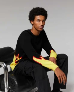 Sale FROM FUTURE Pull Col Rond Flammes Noir