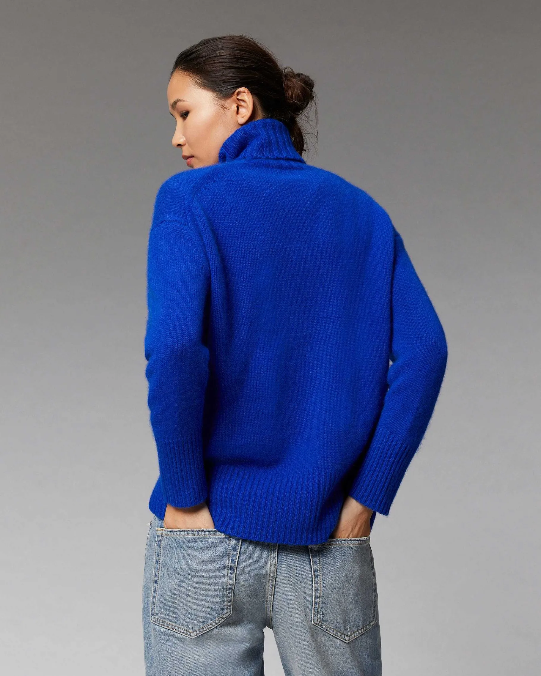 FROM FUTURE Pull Col Roule Oversize Pop Blue