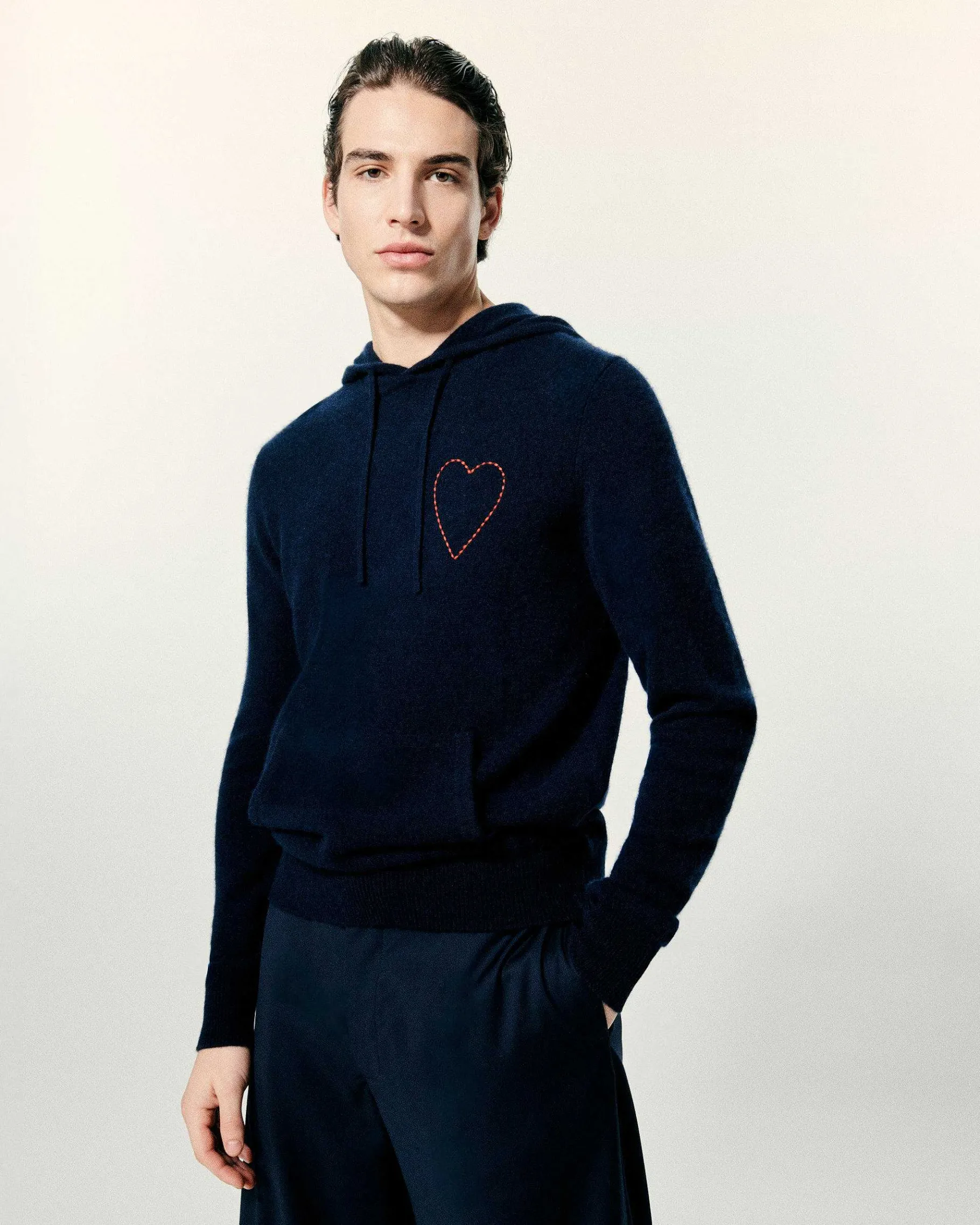 New FROM FUTURE Pull Hoodie Coeur Brode Navy