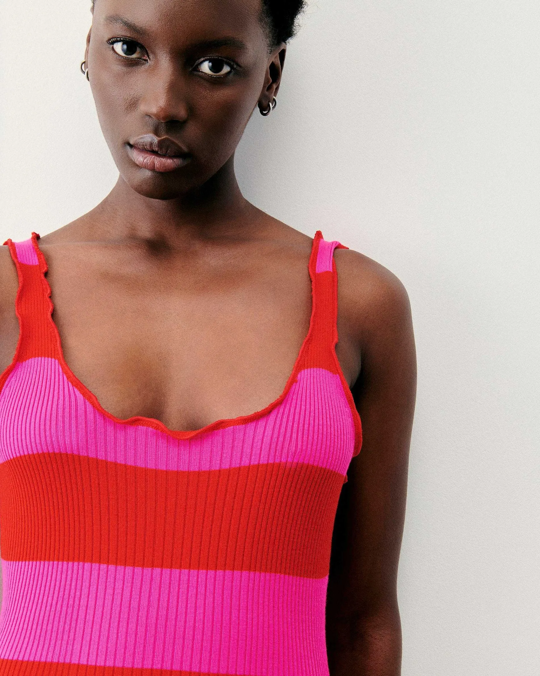 New FROM FUTURE Robe Longue Bretelle Rayures Rouge Vif